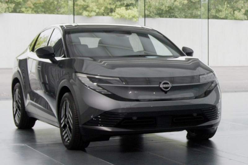 Кроссовер Nissan LEAF: новые фото и подробности