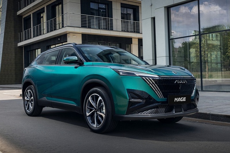 Новые кроссоверы Huge и Mage от Dongfeng стартовали в России: полный прайс-лист