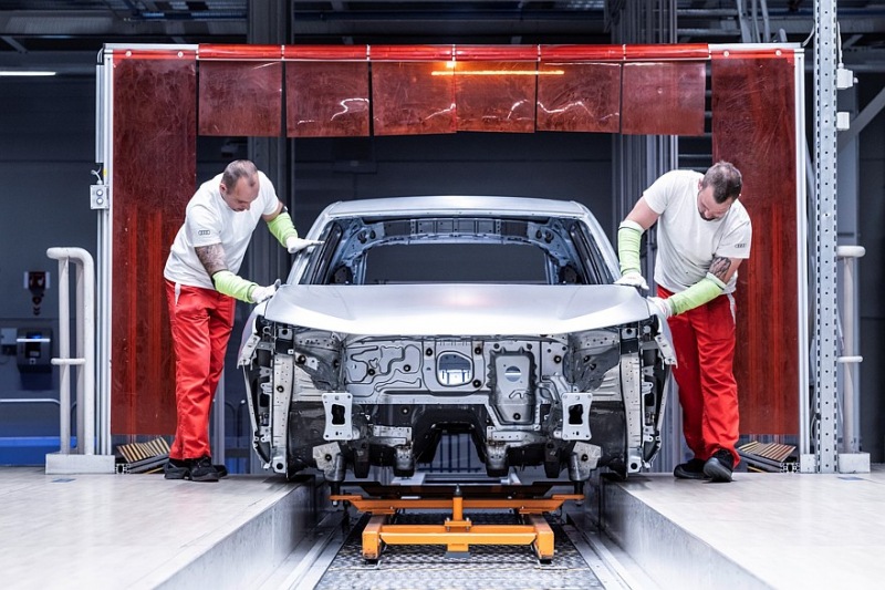 Новый Audi Q3: эргономика, переработанная отделка и та же платформа