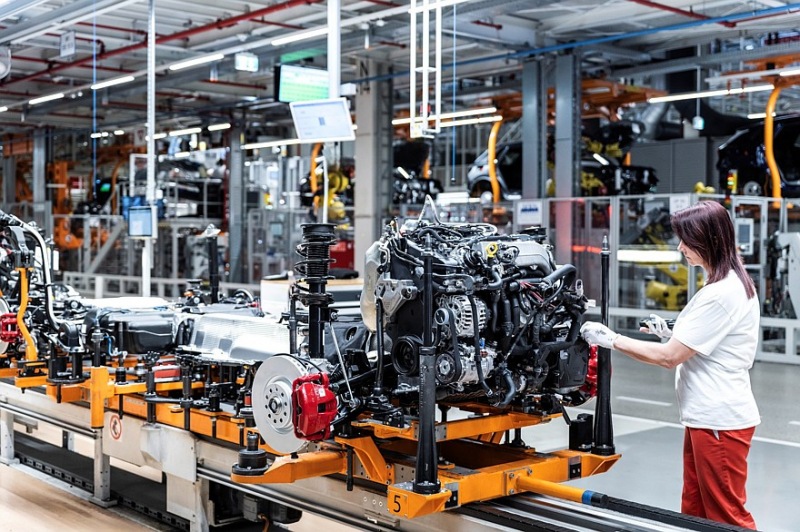 Новый Audi Q3: эргономика, переработанная отделка и та же платформа