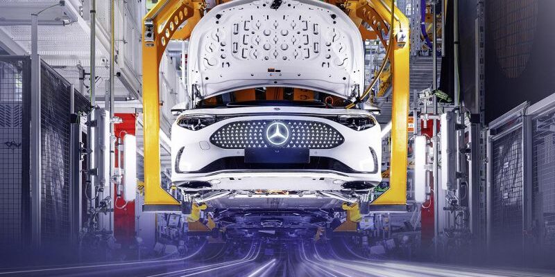 Новый Mercedes-Benz CLA пошел в серию. Выпуск начали с машин без ДВС