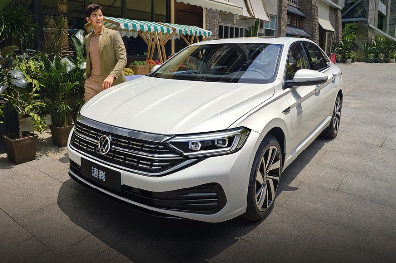 Скоро дебютирует новый Volkswagen Sagitar: на официальных фотографиях появился макет Volkswagen Jetta