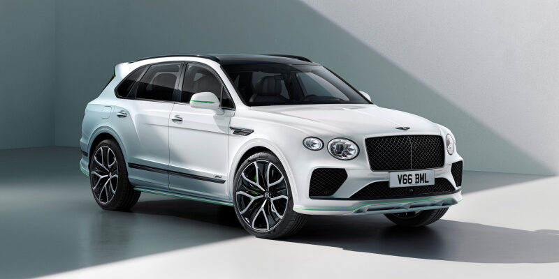 Обновлённый Bentley Bentayga Speed: минус 4 цилиндра, плюс 15 л.с. и дрифт-режим