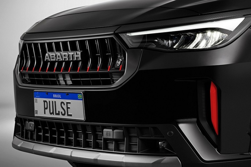 Обновленный кроссовер Fiat Pulse: Abarth выпускает «горячую» версию
