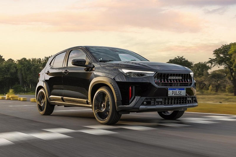 Обновленный кроссовер Fiat Pulse: Abarth выпускает «горячую» версию