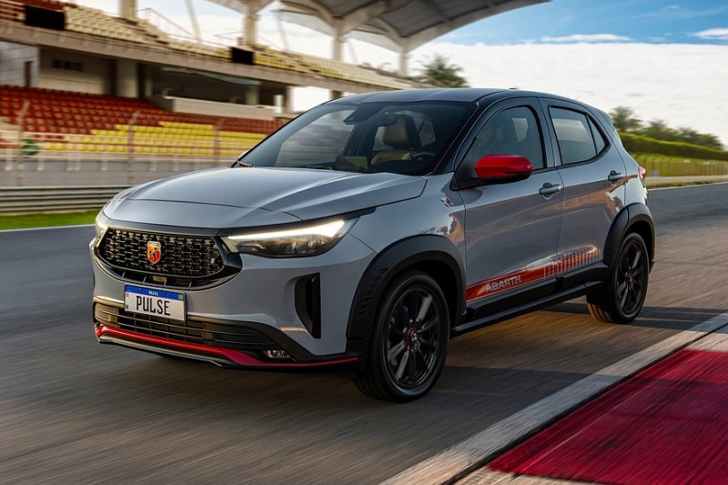 Обновленный кроссовер Fiat Pulse: Abarth выпускает «горячую» версию