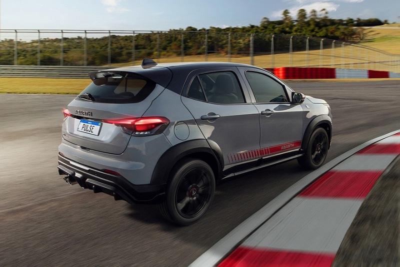 Обновленный кроссовер Fiat Pulse: Abarth выпускает «горячую» версию