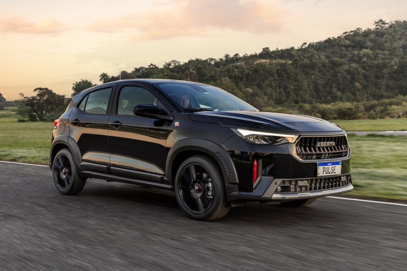 Обновленный кроссовер Fiat Pulse: Abarth выпускает «горячую» версию