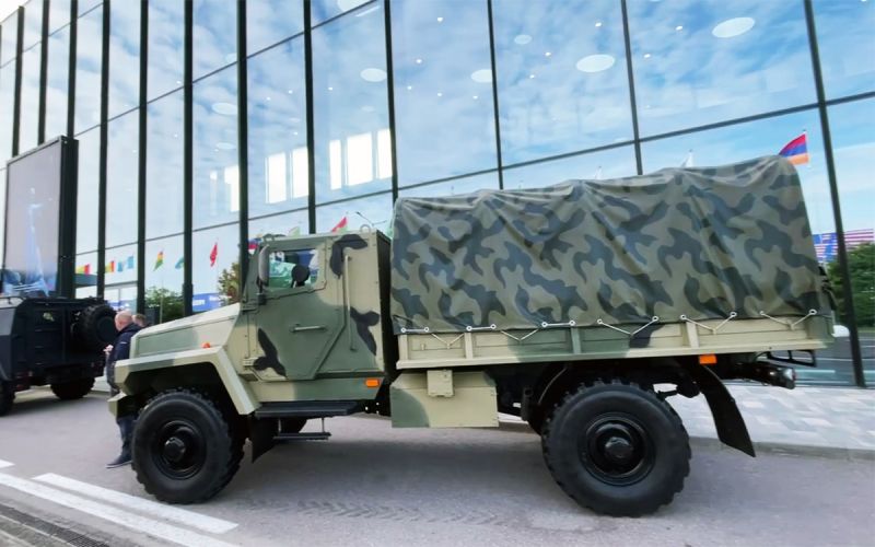 От Lada Azmut до Spartak. Какие автомобили были представлены на Петербургской международной автовыставке 2025