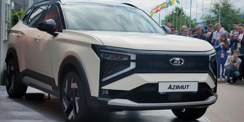 От Lada Azimut до «Спартака». Какие автомобили показали на ПМЭФ-2025