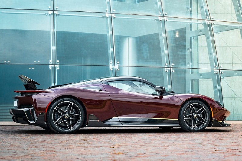 Pininfarina представляет специальную версию гиперкара Battista от Novantacinque, производство которого прекращено