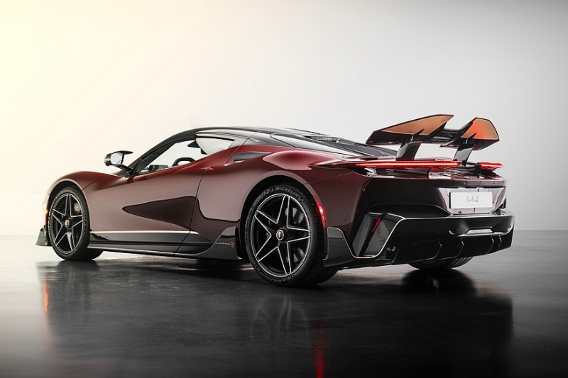 Pininfarina представляет специальную версию гиперкара Battista от Novantacinque, производство которого прекращено