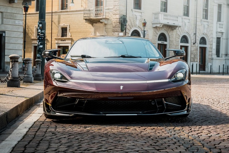 Pininfarina представляет специальную версию гиперкара Battista от Novantacinque, производство которого прекращено