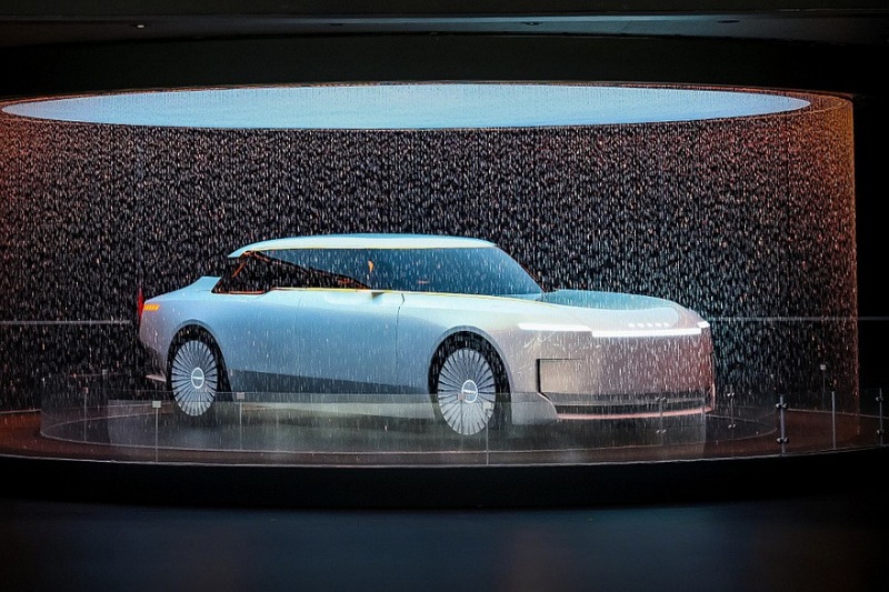 Представлен большой седан Roewe M7 DMH с новым дизайном от бывших дизайнеров BMW и Volkswagen
