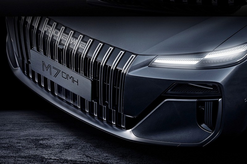 Представлен большой седан Roewe M7 DMH с новым дизайном от бывших дизайнеров BMW и Volkswagen