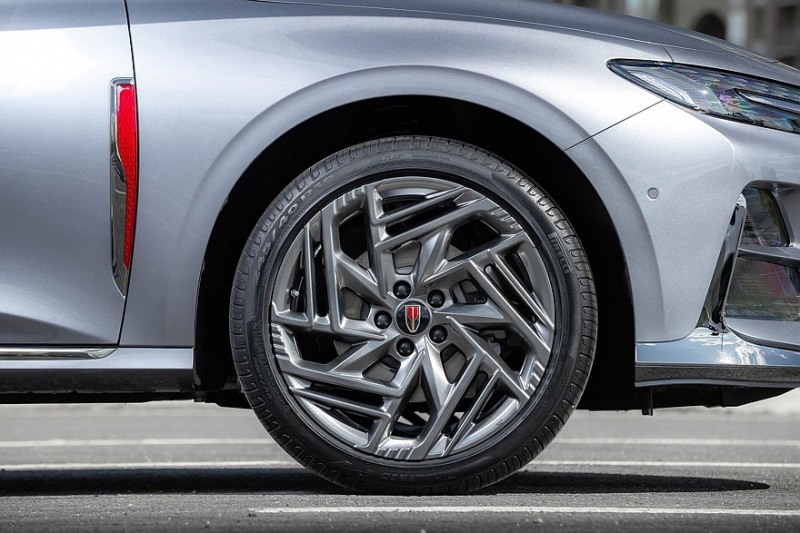 Покупка Hongqi H6: что это за автомобиль и почему стоит выбрать именно его?
