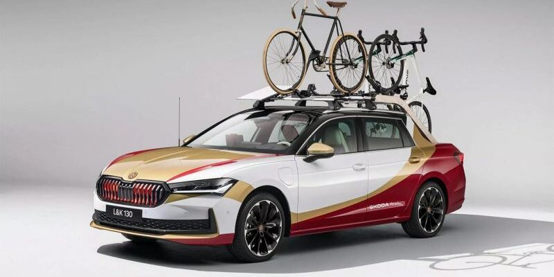 Skoda Superb превратили в пикап с выдвижной платформой. Фото