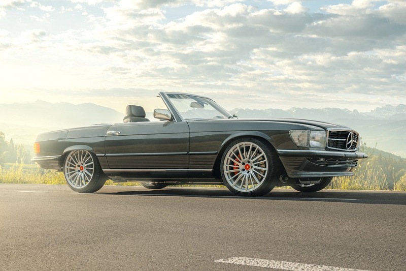 Классическая модификация: Mercedes-Benz 450 SL Restomod от Pogea