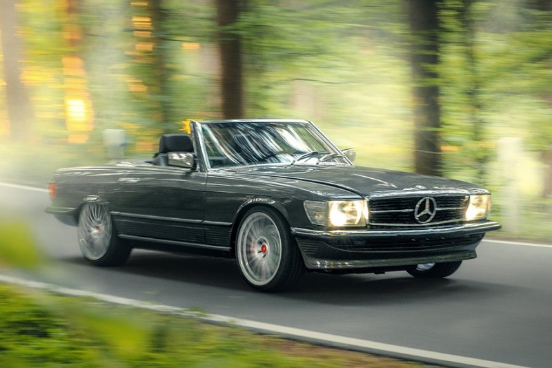 Классическая модификация: Mercedes-Benz 450 SL Restomod от Pogea