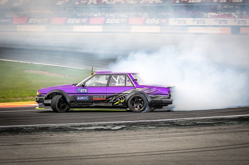 Оригинальные тормоза Nissan, не стоковые: Toyota Cresta GX71, модифицированная для RDS GP
