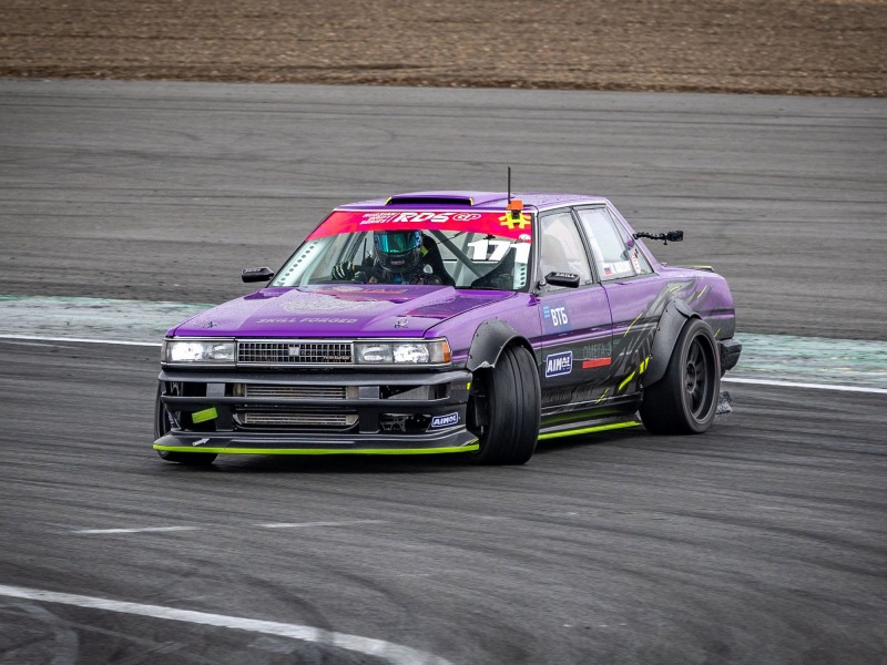 Оригинальные тормоза Nissan, не стоковые: Toyota Cresta GX71, модифицированная для RDS GP