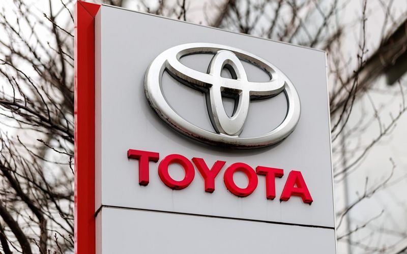 Toyota называет сбои в логистике причиной приостановки поставок в Россию