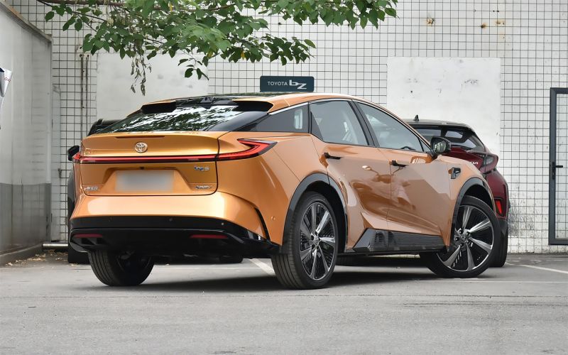 Toyota представляет новый купе-кроссовер bZ5 в стиле Lexus RX