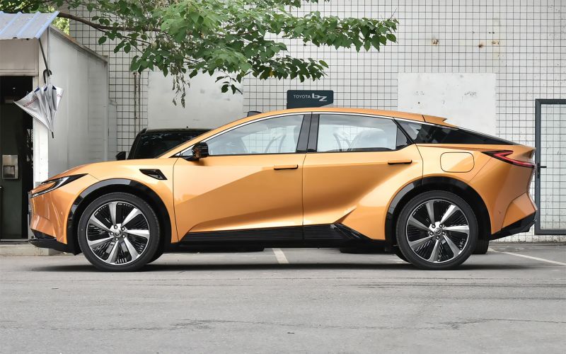 Toyota представляет новый купе-кроссовер bZ5 в стиле Lexus RX