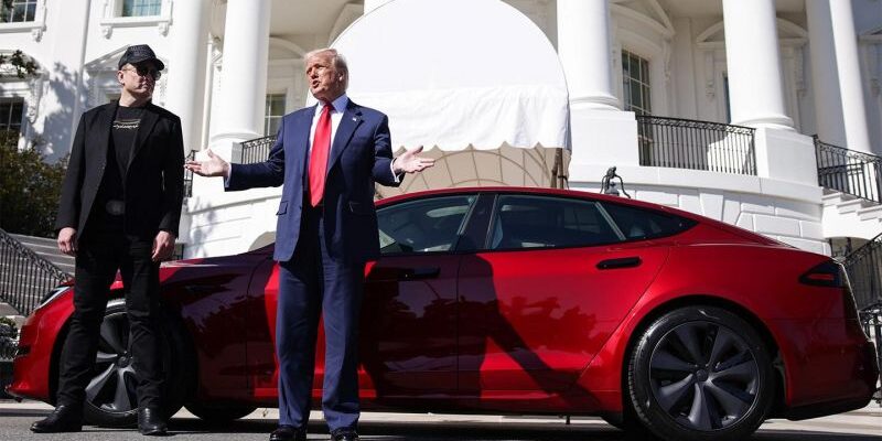 Трамп захотел продать Tesla Model S, купленный в поддержку Маска