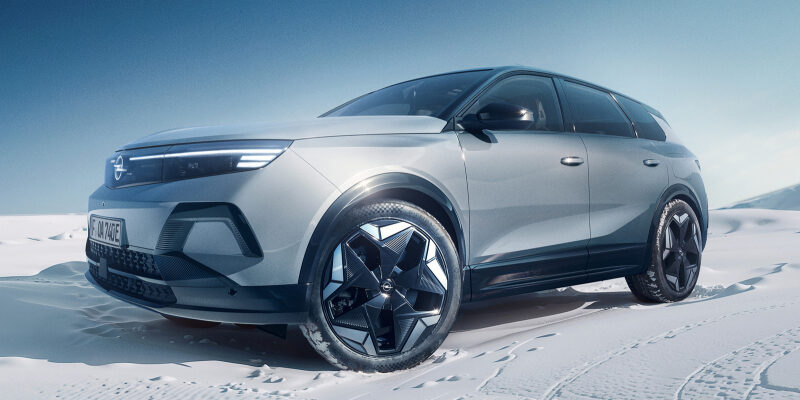 У кроссовера Opel Grandland появилась полноприводная версия