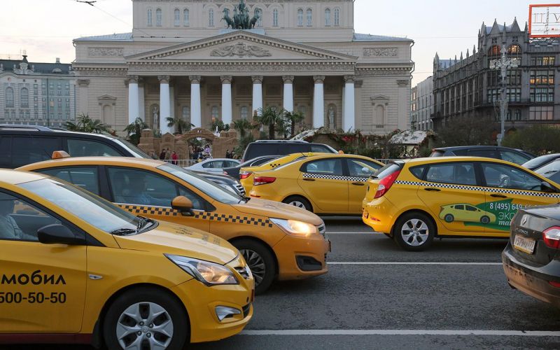 Госдума предлагает увеличить штрафы для таксистов-иммигрантов