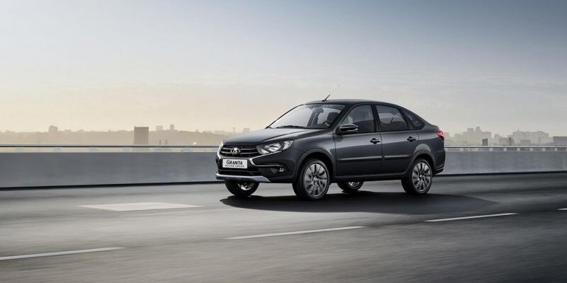 В России стартовали продажи новой версии Lada Granta. Цены и отличия