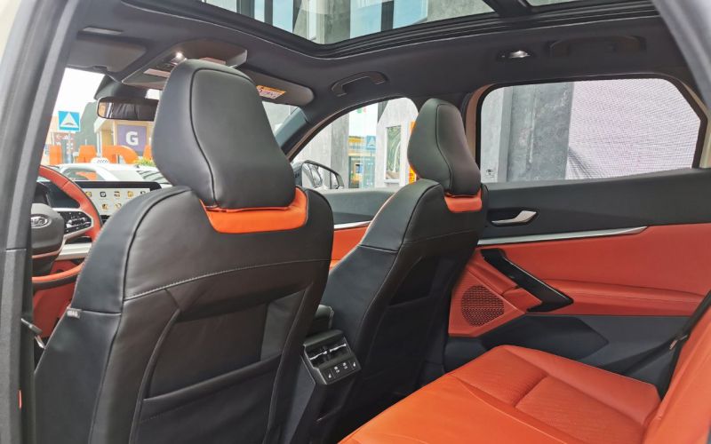 Это интерьер Lada Azimut. Он имеет несколько интересных особенностей