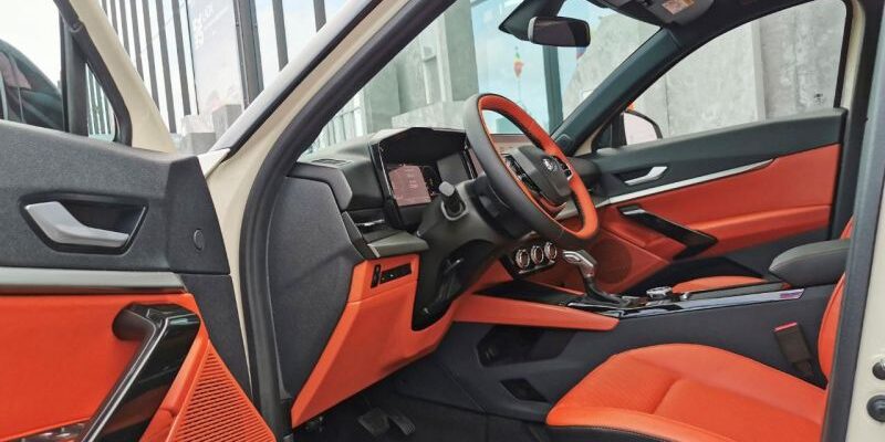 Вот так выглядит салон Lada Azimut. Есть любопытные особенности