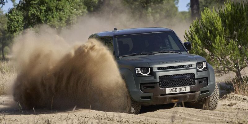 ₽33 млн за V8 и шильдик Octa. В Россию приехал особый Land Rover Defender