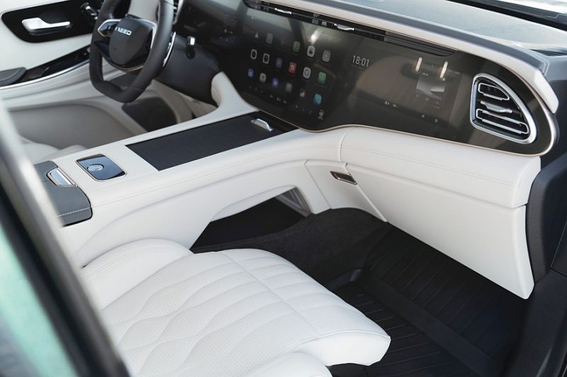 Купите Exeed VX: три экрана, семь режимов вождения и 23 динамика