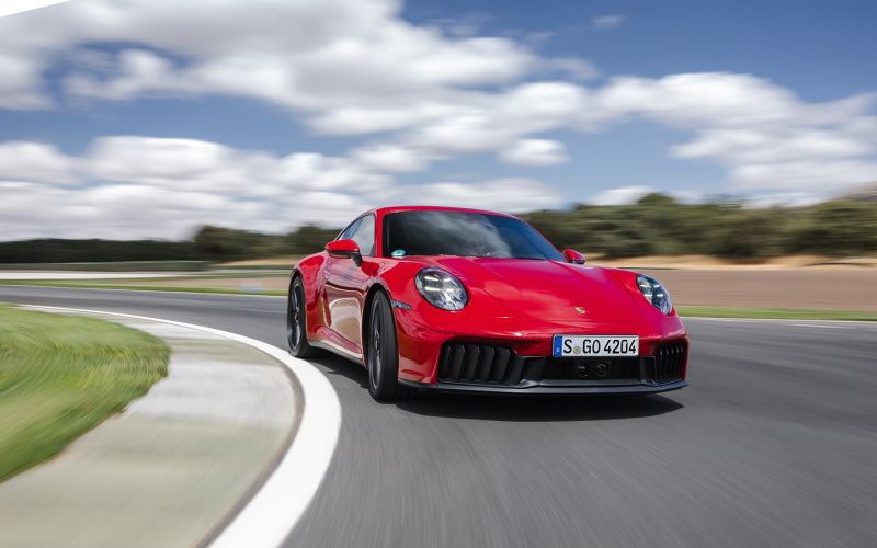 «Фейковые» Lada Iskra, новый глава Минтранса и снижение цен. Итоги недели «Лже-» Радха Искра становится министром транспорта и снижает стоимость проезда. Итоги недели