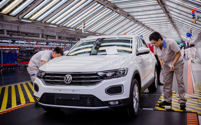 «Фейковые» Lada Iskra, новый глава Минтранса и снижение цен. Итоги недели «Лже-» Радха Искра становится министром транспорта и снижает стоимость проезда. Итоги недели