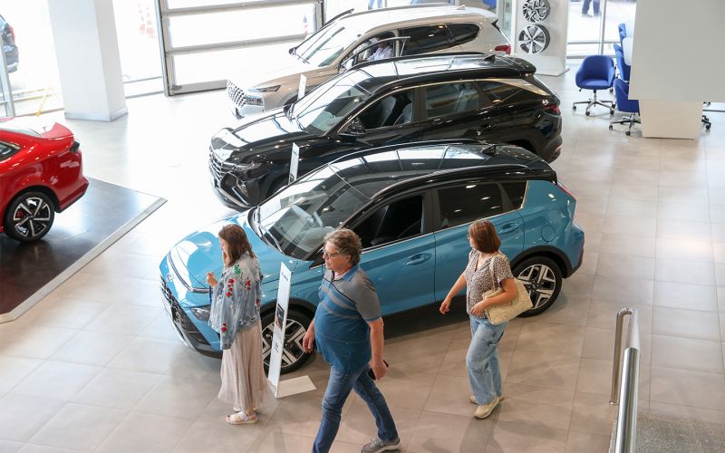 «Фейковые» Lada Iskra, новый глава Минтранса и снижение цен. Итоги недели «Лже-» Радха Искра становится министром транспорта и снижает стоимость проезда. Итоги недели