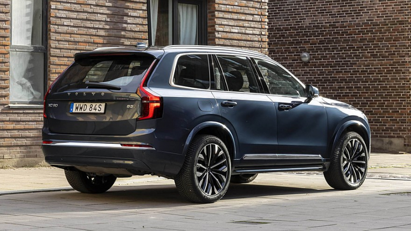 Шведы не готовы отказаться от ДВС: у флагманского кроссовера Volvo XC90 будет новое поколение Шведы не готовы отказаться от двигателя внутреннего сгорания: флагманский кроссовер Volvo XC90 откроет новое поколение