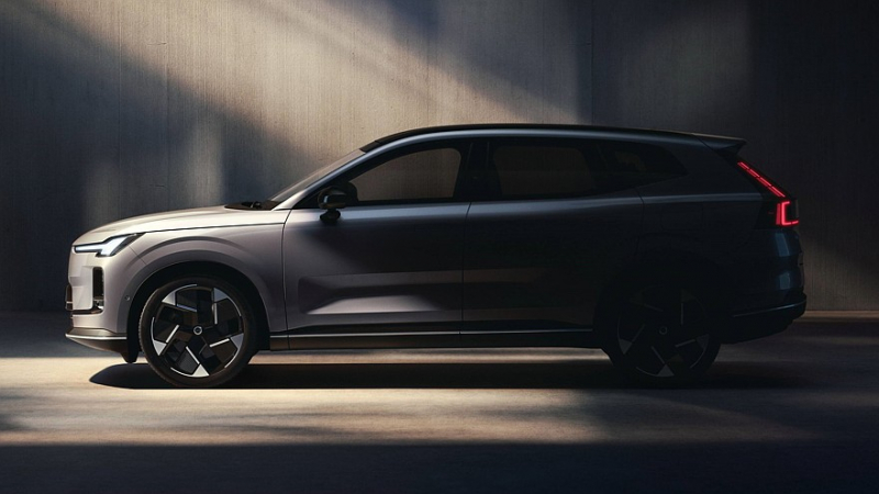 Шведы не готовы отказаться от ДВС: у флагманского кроссовера Volvo XC90 будет новое поколение Шведы не готовы отказаться от двигателя внутреннего сгорания: флагманский кроссовер Volvo XC90 откроет новое поколение