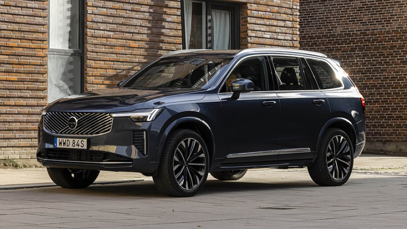 Шведы не готовы отказаться от ДВС: у флагманского кроссовера Volvo XC90 будет новое поколение Шведы не готовы отказаться от двигателя внутреннего сгорания: флагманский кроссовер Volvo XC90 откроет новое поколение
